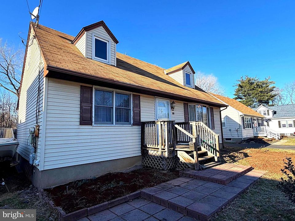 1st image of 10 Bowling Green Ave