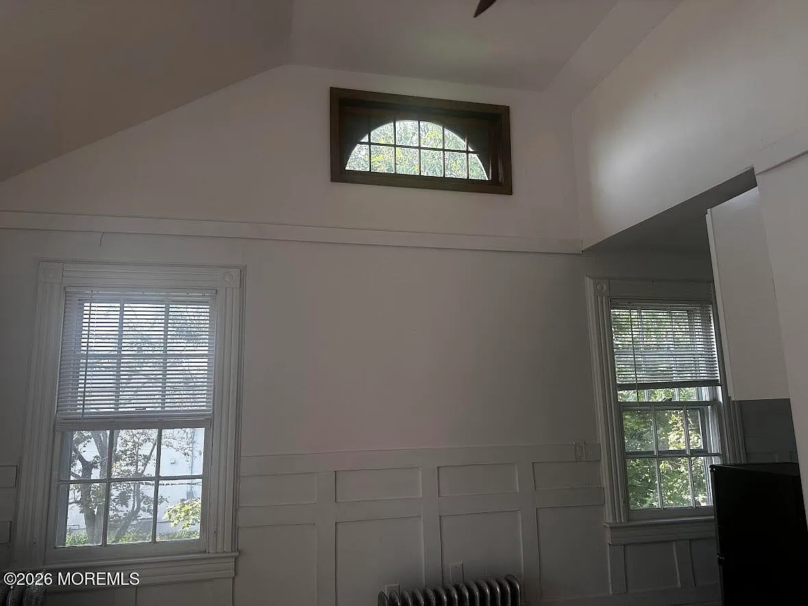 7 Monmouth Rd — Photo 2