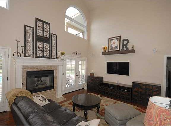 3rd image of 6332 Los Bancos Dr