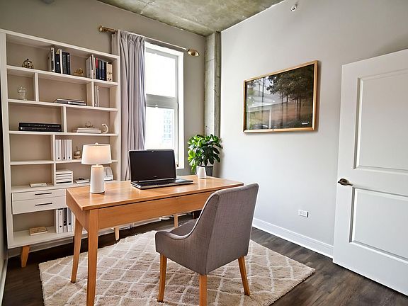 5th image of 3817-45 N Broadway St #3833-512