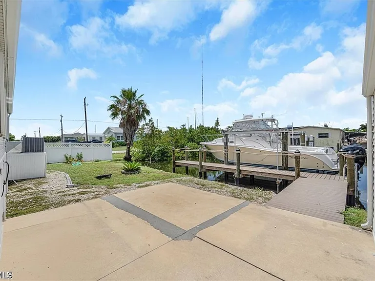 701 Coral Dr — Photo 38