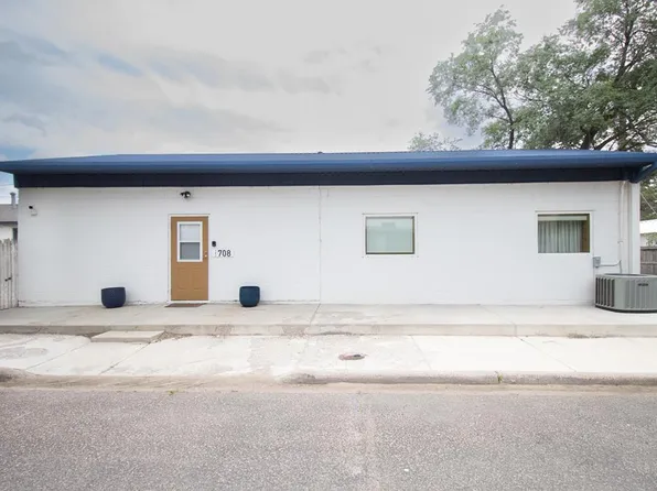 708 E 10th St, Dalhart, TX 79022