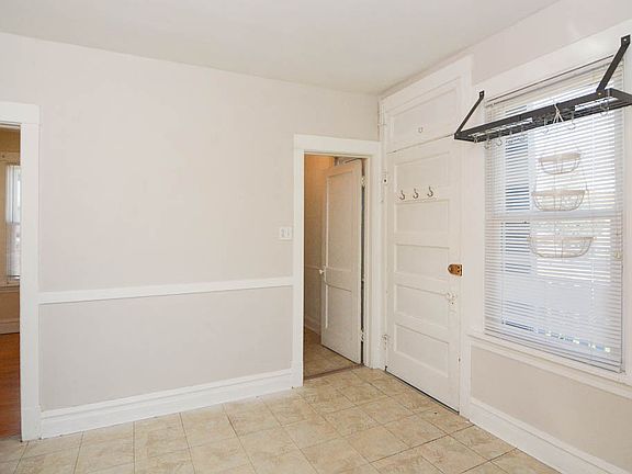 5th image of 5654 W Higgins Ave #2