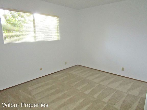2nd image of 3945 Alma St