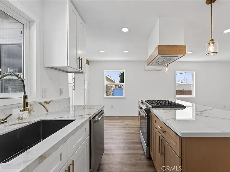 1095 E Phillips Blvd — Photo 16