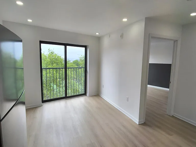 557 Market St #5AA — Photo 4