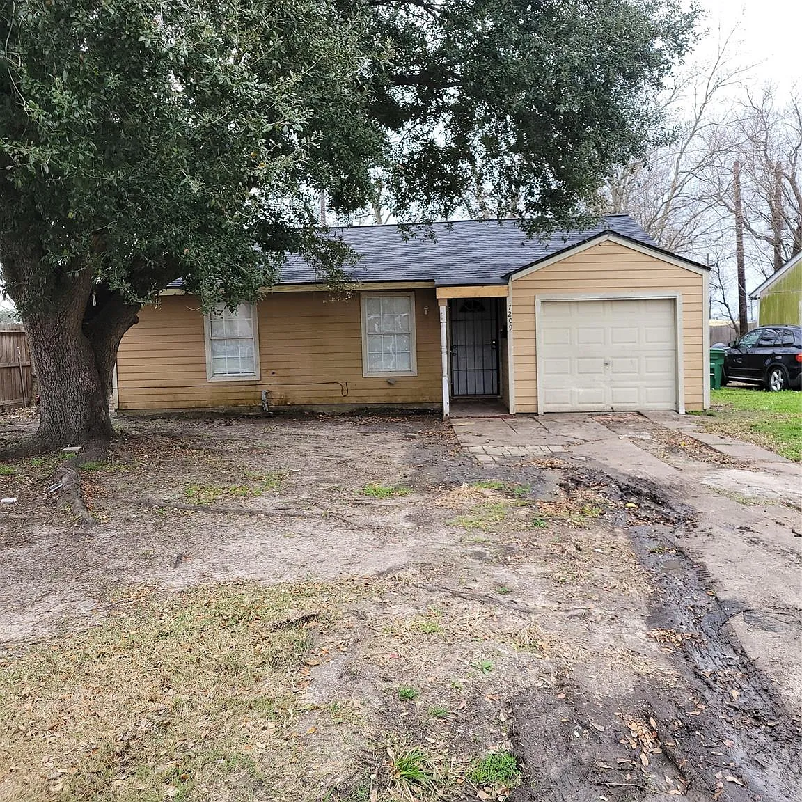 3 bed, 1.5 bath, 1138 sqft, $1,550 — Photo 1
