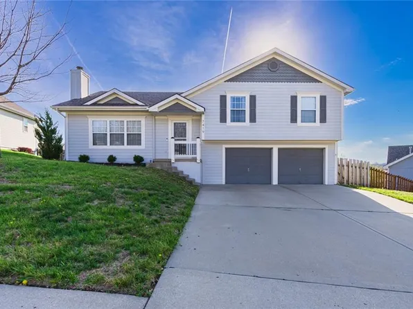 7419 N Hickory St, Kansas City, MO 64118