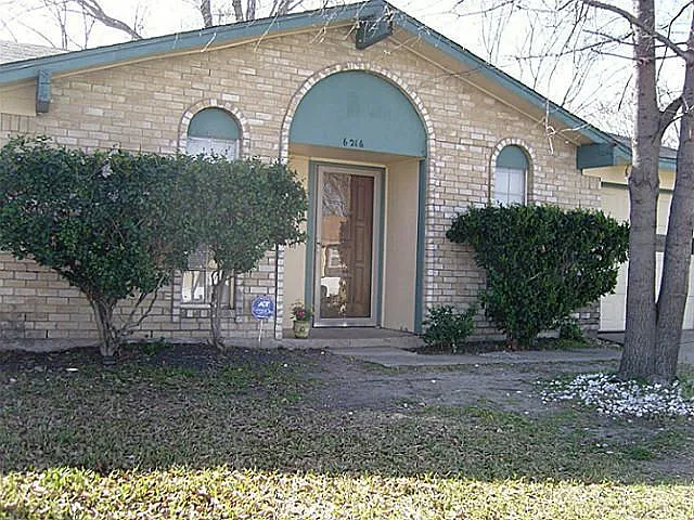 6216 Locust St