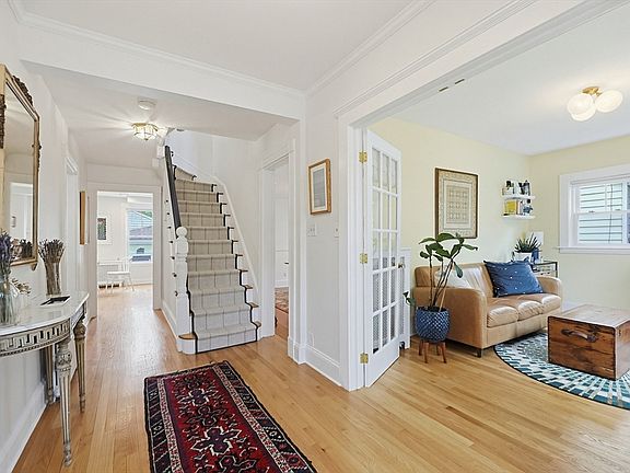 2nd image of 2 Cannon St