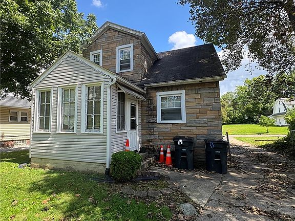 4th image of 836 Mercer Ave