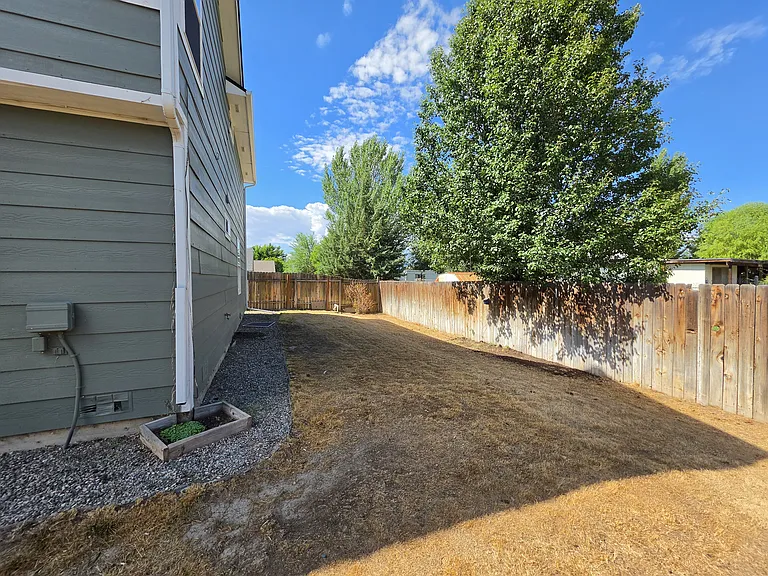 2984 Emerald Cir — Photo 10