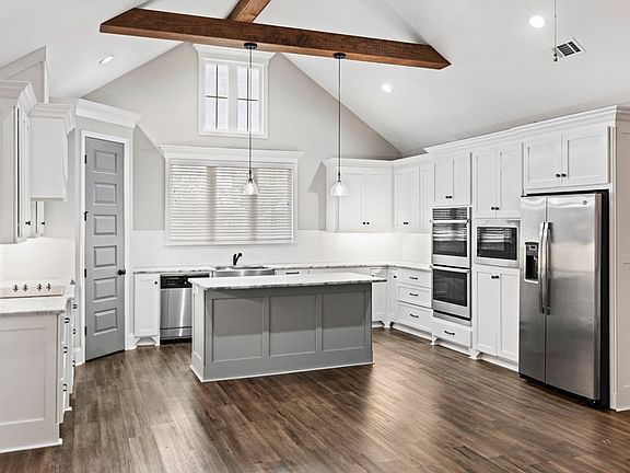 2nd image of 4893 Hammer Ln