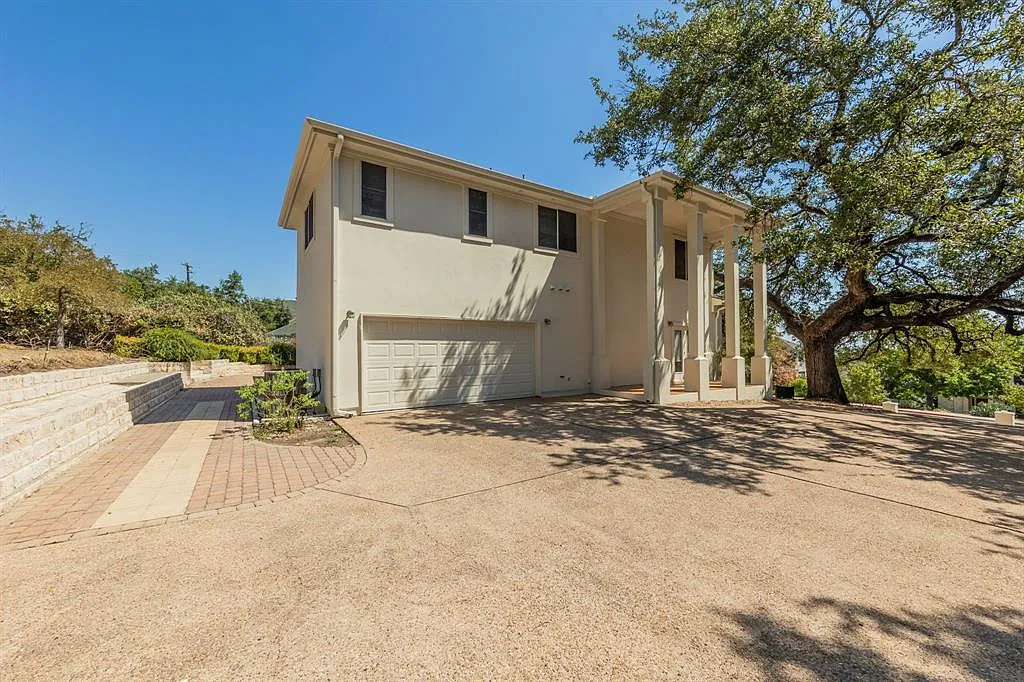 5 bed, 3.5 bath, 3671 sqft, $5,950 — Photo 4
