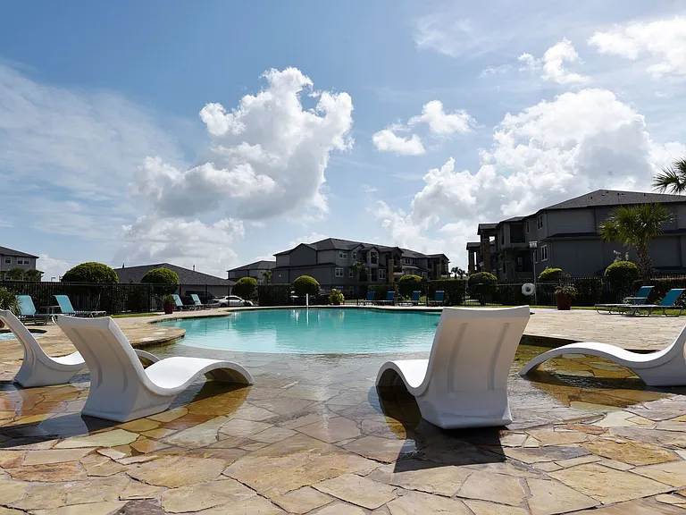 11881 Gulf Pointe Dr — Photo 2