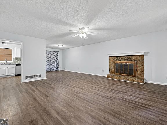 4th image of 209 Indian Branch Way