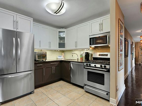 2nd image of 2000 Linwood Avenue #22C/D