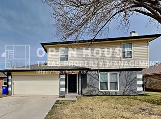 6569 Westridge Dr, Watauga, TX 76148