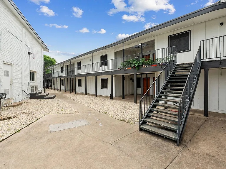 Villas at Mueller — Photo 9