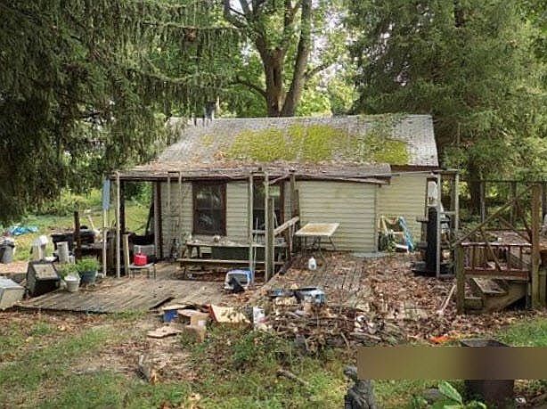 1st image of 1015 Carsins Run Rd