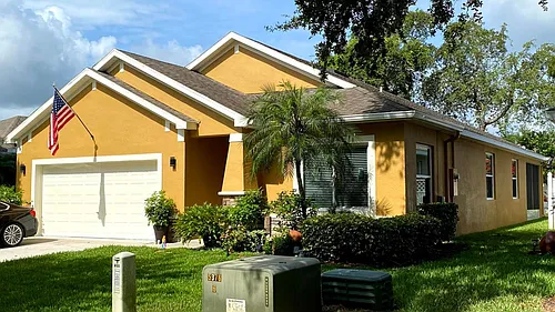 412 Waterside Cir Photo 1