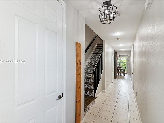 3rd image of 1020 E Longport Cir #6B