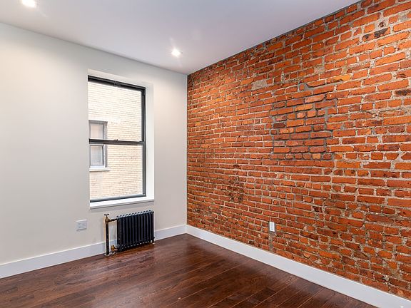 4th image of 921 Washington Ave #146