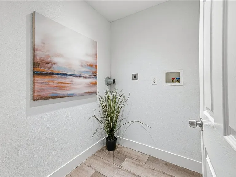 2680 S Whitney Blvd — Photo 3