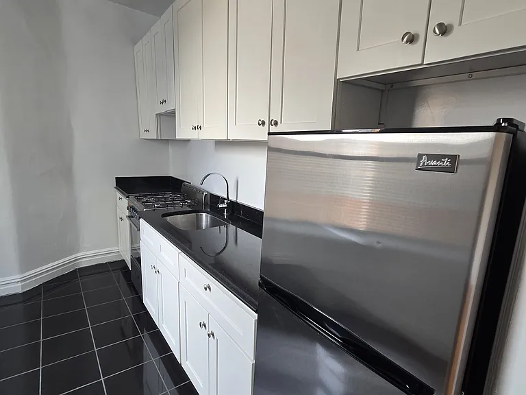 33 Bank St #26 — Photo 3