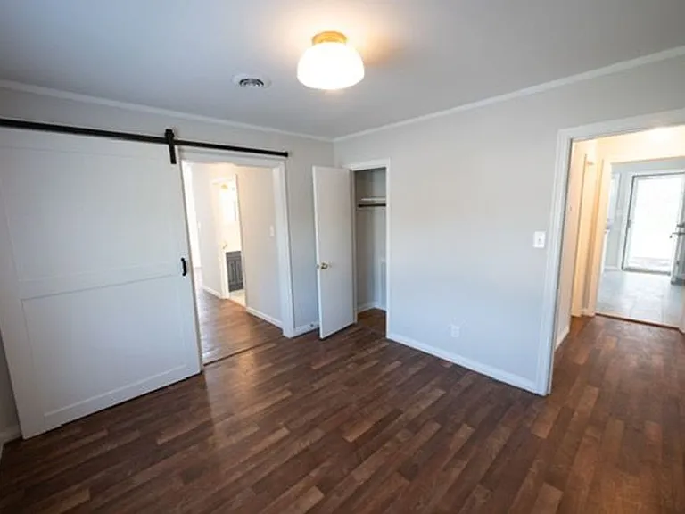 2240 McClung Ave — Photo 8