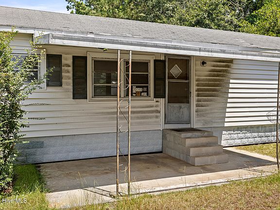 4th image of 2413 Quail Court W