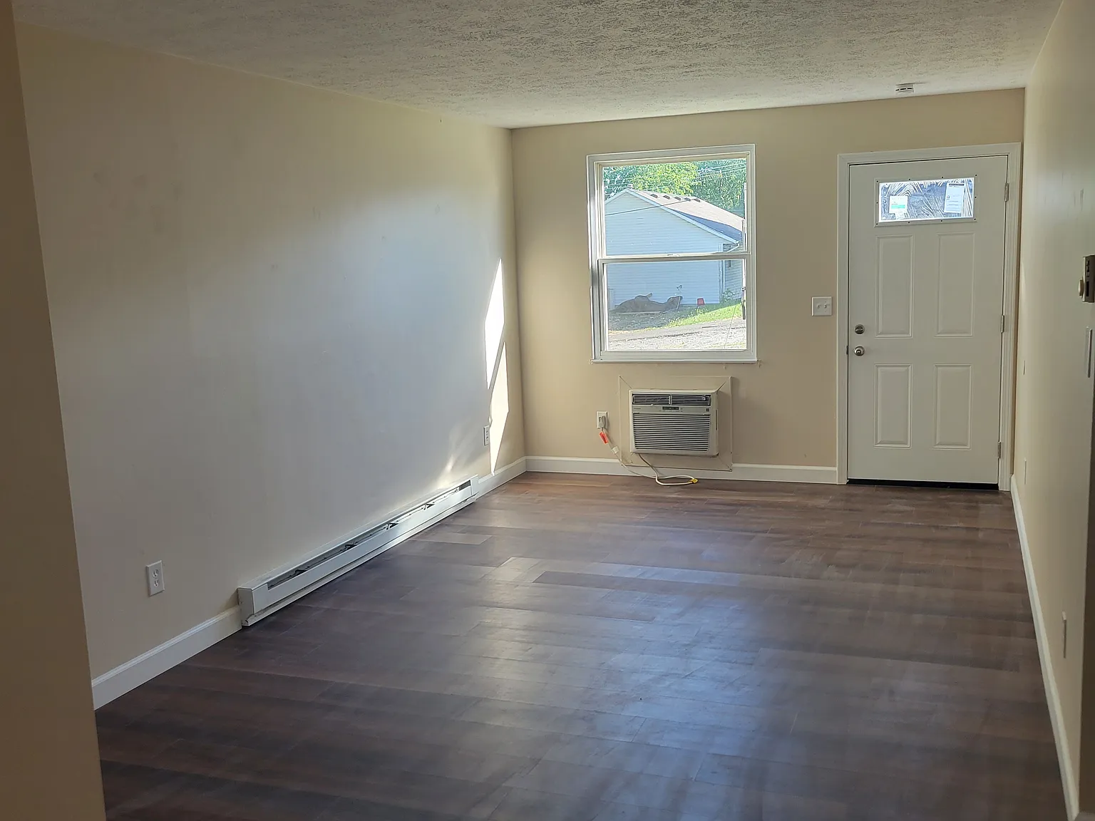 2 bed, 800 sqft, $1,000 — Photo 3