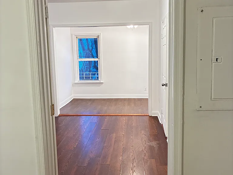 73 Wolcott Ter #2R — Photo 4