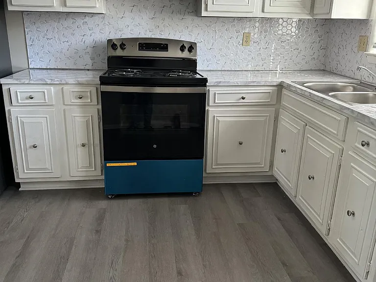 144 Nottingham Dr #5 — Photo 3