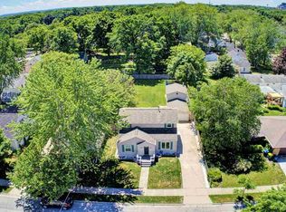 999 Hickory Hill Dr, Green Bay, WI 54304