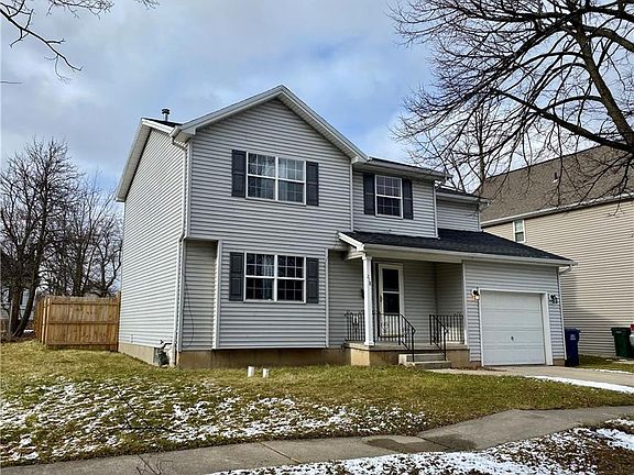 2nd image of 218 Waverly St