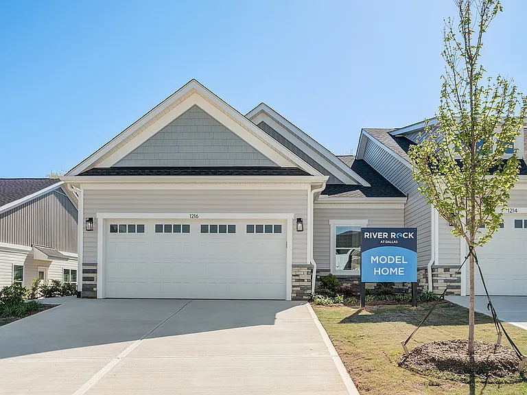 River Rock at Dallas - Cascade Exterior