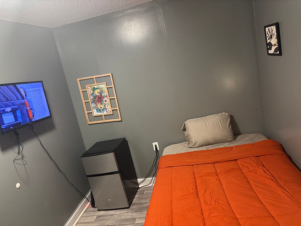 1st image of 2483 Vandale Ave #4
