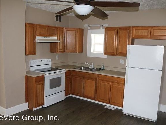 3rd image of 907 W Gambier St