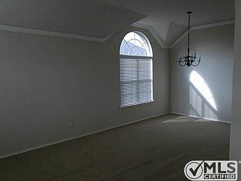 5th image of 1021 Cherry Hill Ln