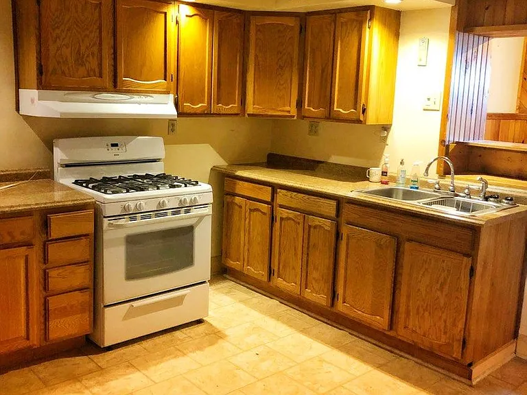 2019 12th Ave — Photo 2