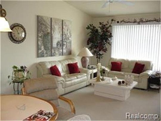 5th image of 61711 Williamsburg Dr Unit 3