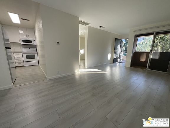 4th image of 510 N Villa Ct Unit 213