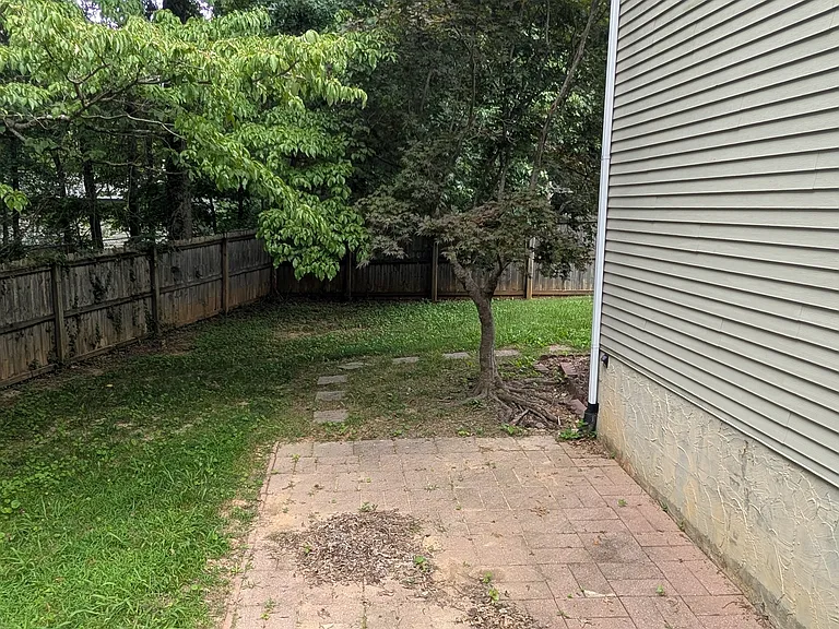 116 Paxton Ct — Photo 33