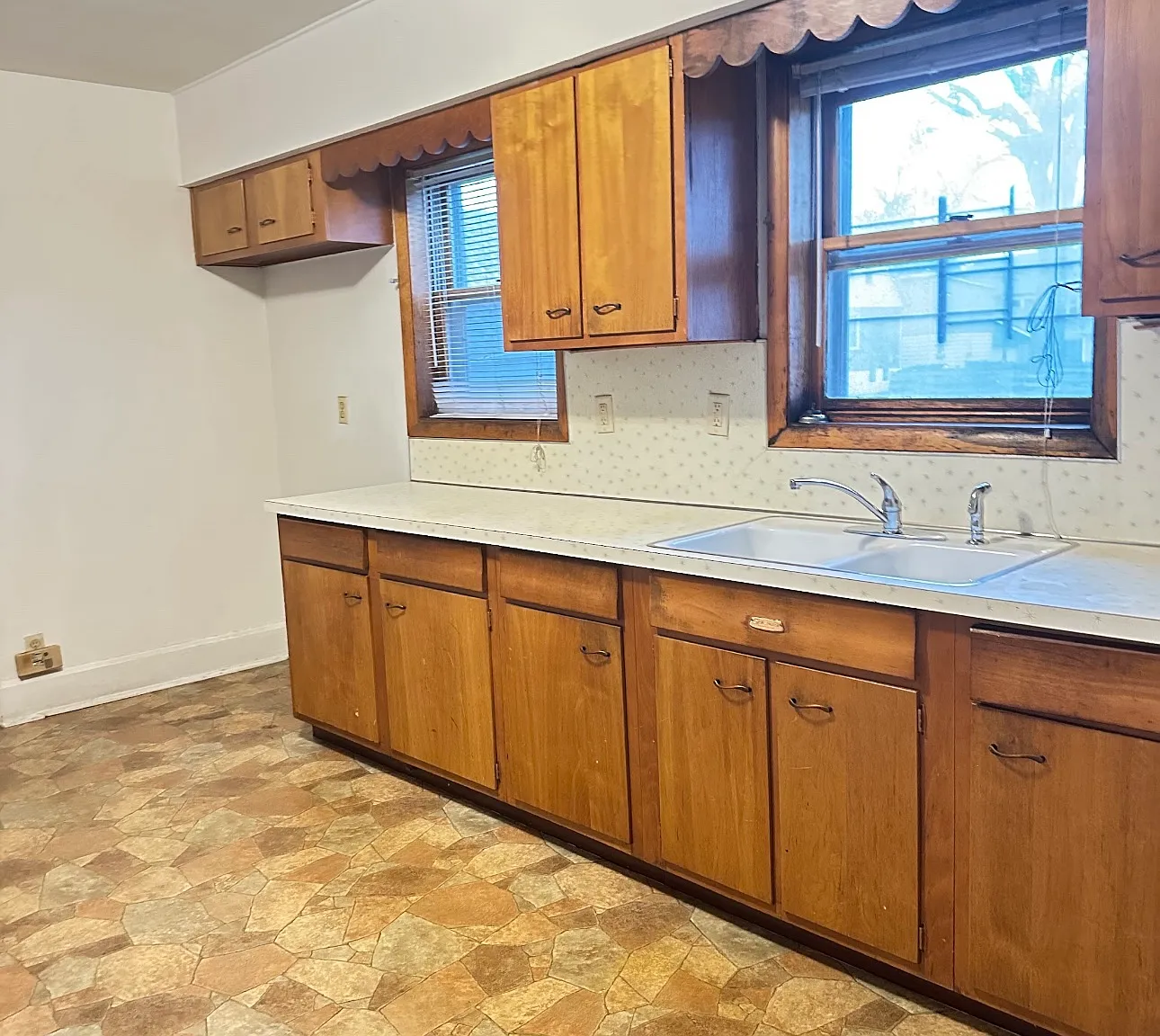 2 bed, $965 — Photo 3