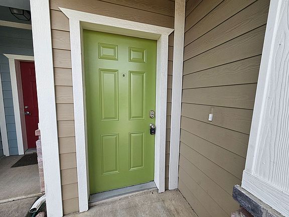 2nd image of 207 Starr St