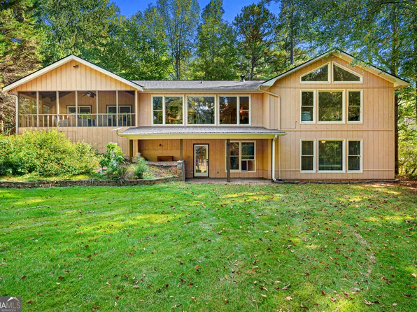 205 Grizzly Bear Ln, Hartwell, GA 30643