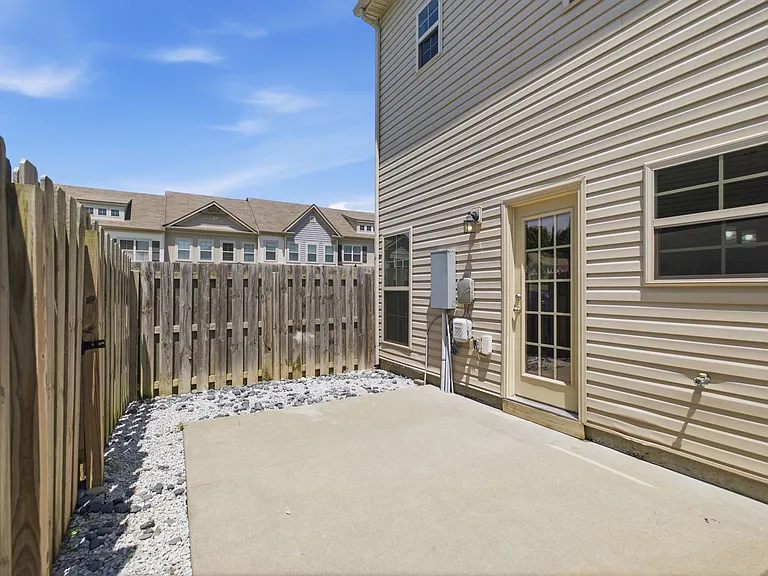 2009 Abbingdon Way — Photo 32
