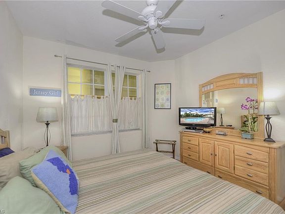 5th image of 4833 Hampshire Ct #1-303