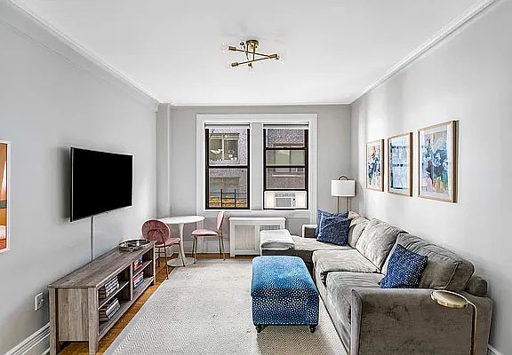 2nd image of 119 W 71st St APT 5D